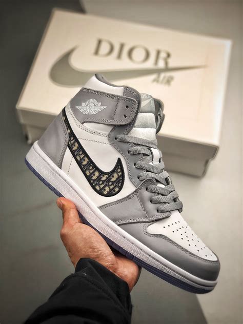 precio de tenis nike dior|jordan x Dior tennis.